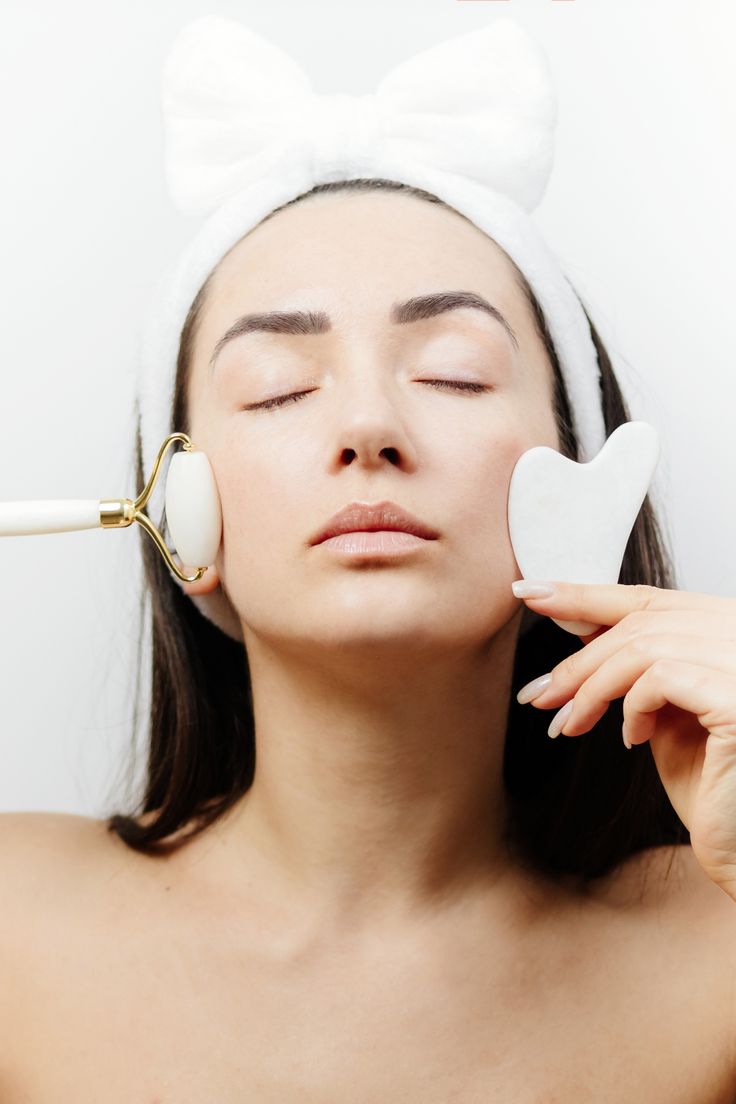Set De Cuarzo Blanco: Gua Sha + Ve Roller